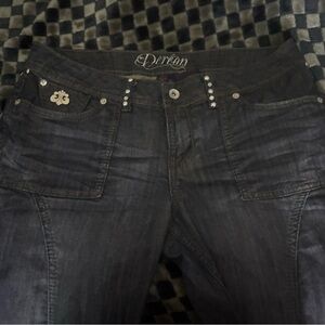 Y2K BAGGY JORTS!!!

Condition: Great and with a couple missing rhinestones